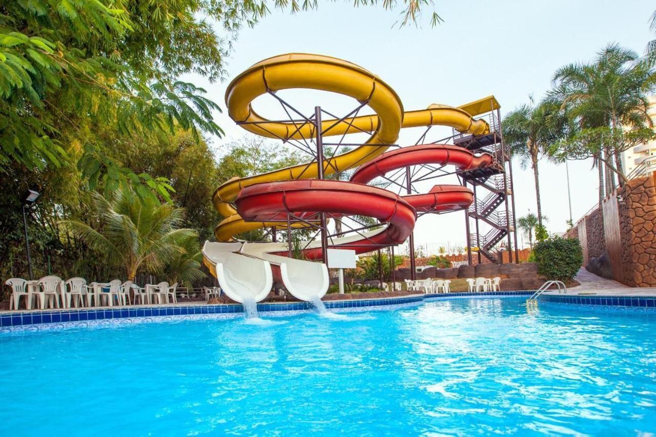 Golden Dolphin Aparthotel Caldas Novas Exterior foto